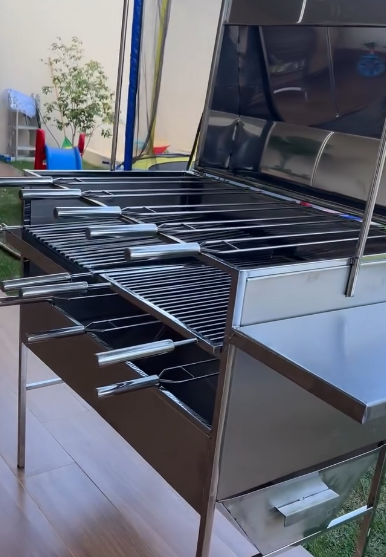 Churrasqueira em aço inox fabricada pela Prime Inox